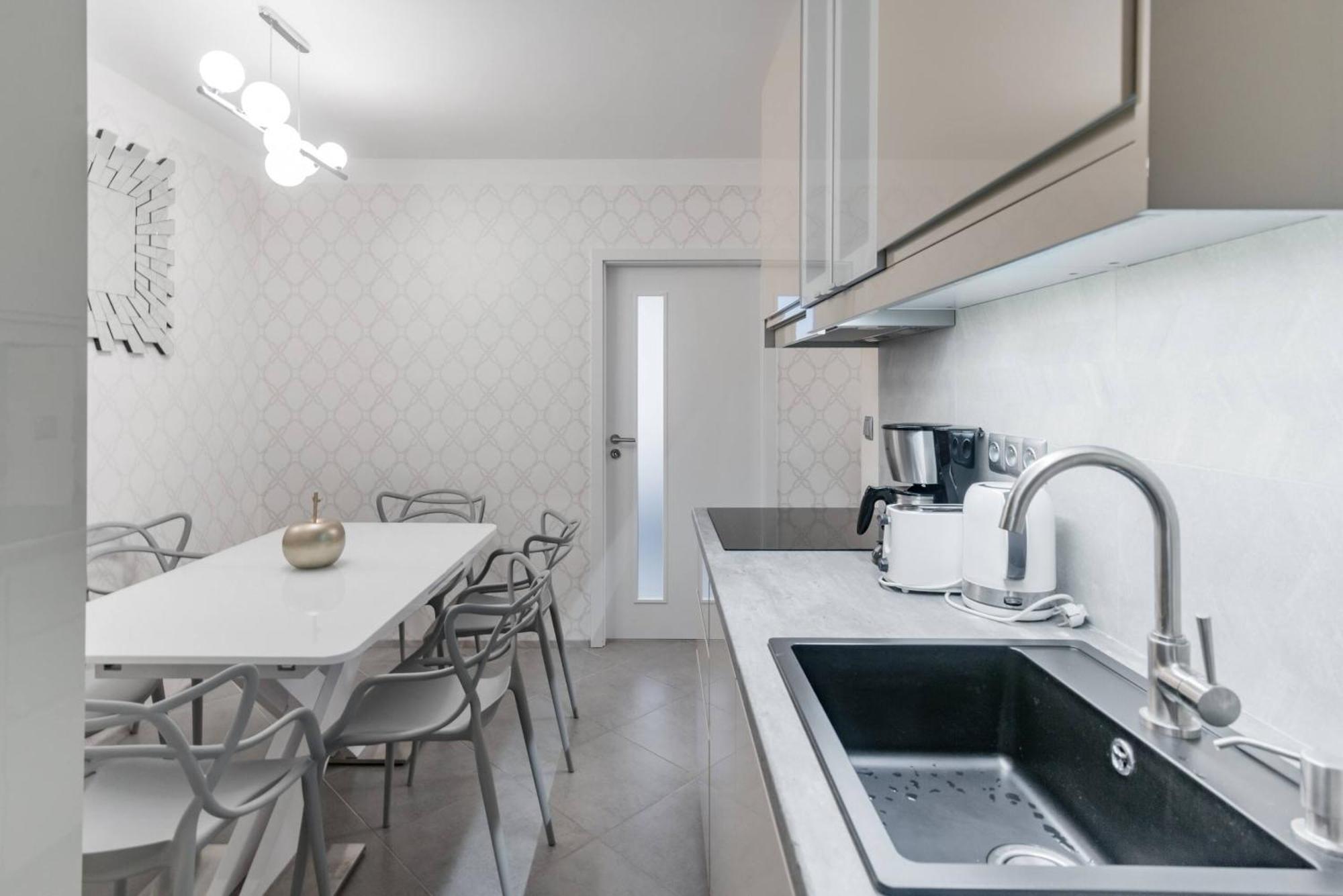 Pastel Art Deco 3bdr Ruterra Appartement *
