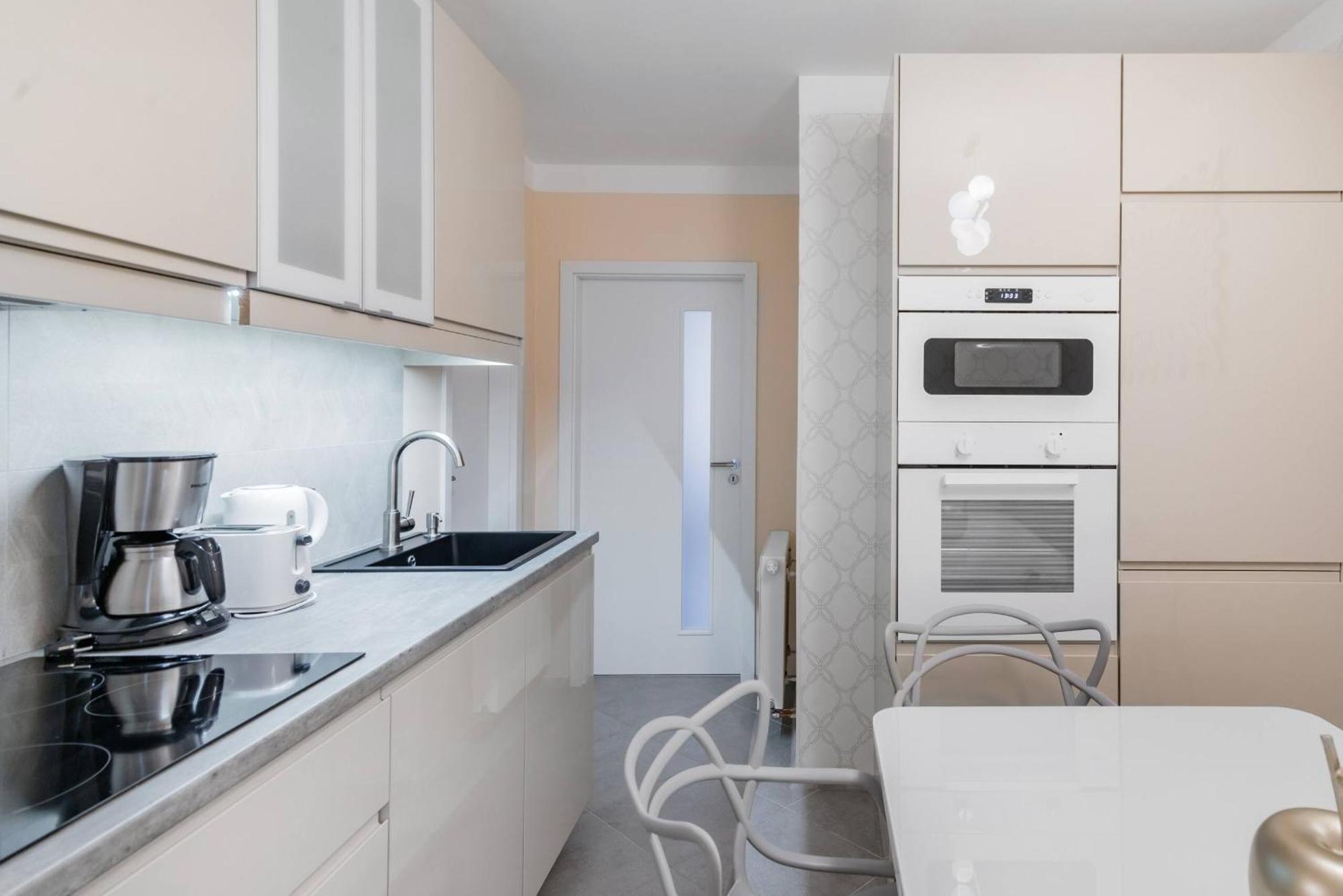 Pastel Art Deco 3bdr Ruterra
